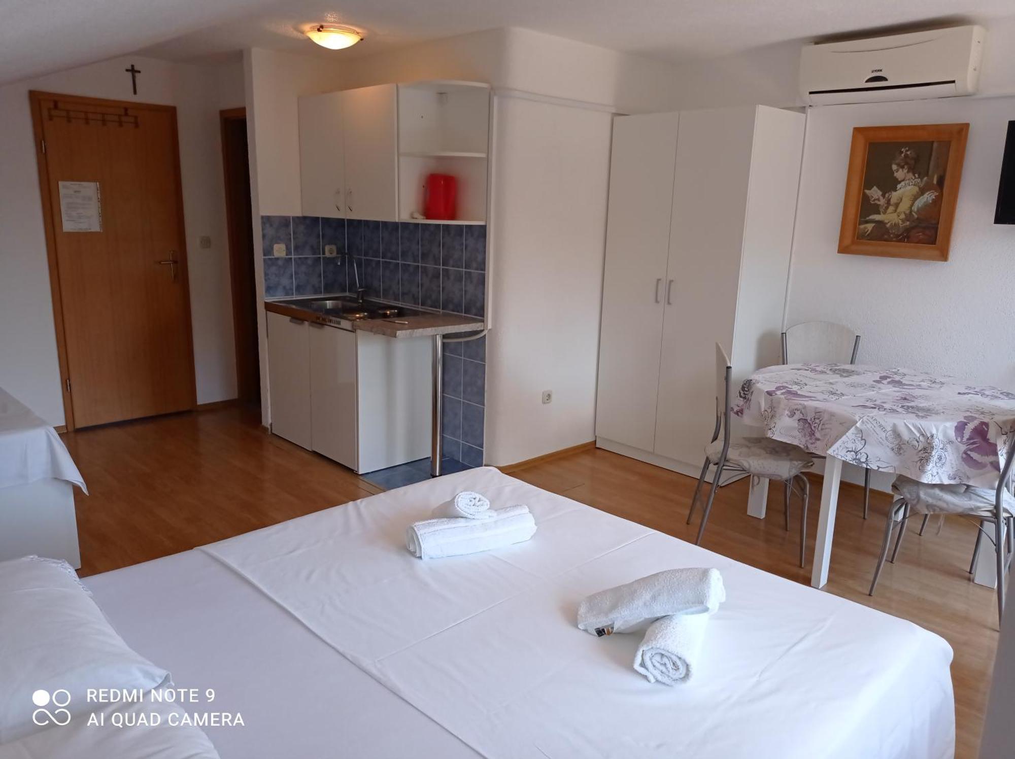 Apartments Mihovil Omiš Chambre photo